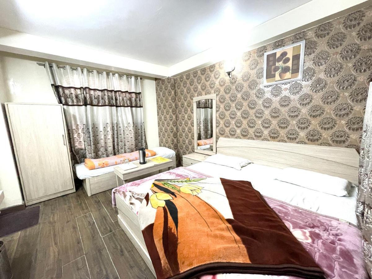 Hotel Prince ! Nainital Mall Road-Prime-Location In-Front-Of-Naini-Lake Hygiene-And-Spacious-Room Dış mekan fotoğraf