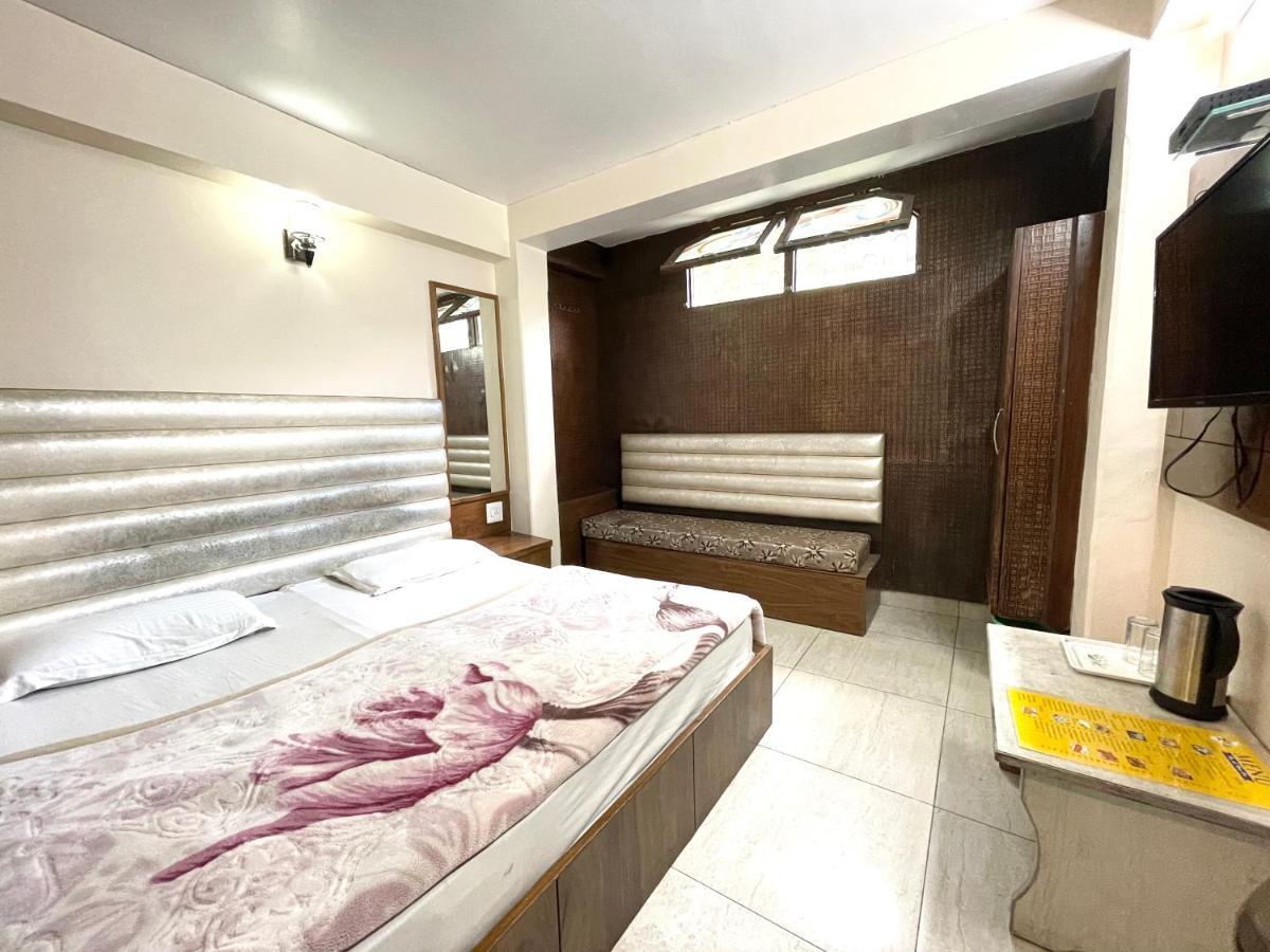 Hotel Prince ! Nainital Mall Road-Prime-Location In-Front-Of-Naini-Lake Hygiene-And-Spacious-Room Dış mekan fotoğraf