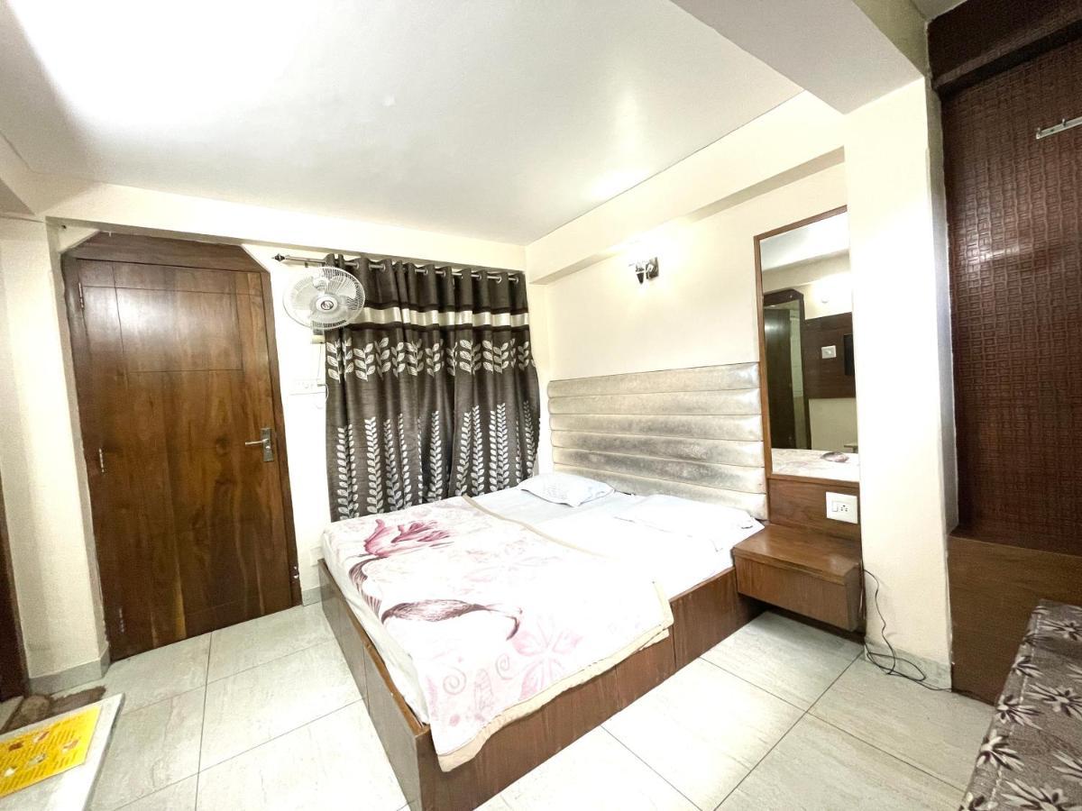 Hotel Prince ! Nainital Mall Road-Prime-Location In-Front-Of-Naini-Lake Hygiene-And-Spacious-Room Dış mekan fotoğraf